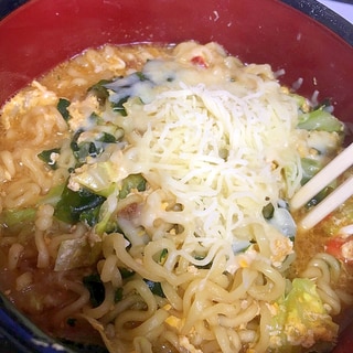 チーズ入りまろやか辛ラーメン